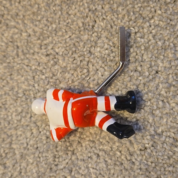 Detroit Red Wings Rod Hockey Player Figurine - Picture 2 of 3